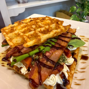 WAFFLE DE QUEIJOS