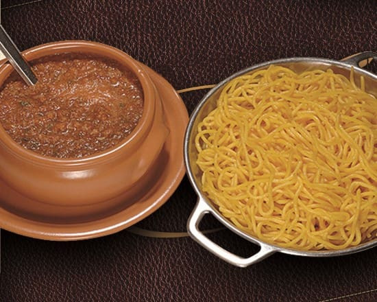 Spaghetti com molho bolonhesa separado