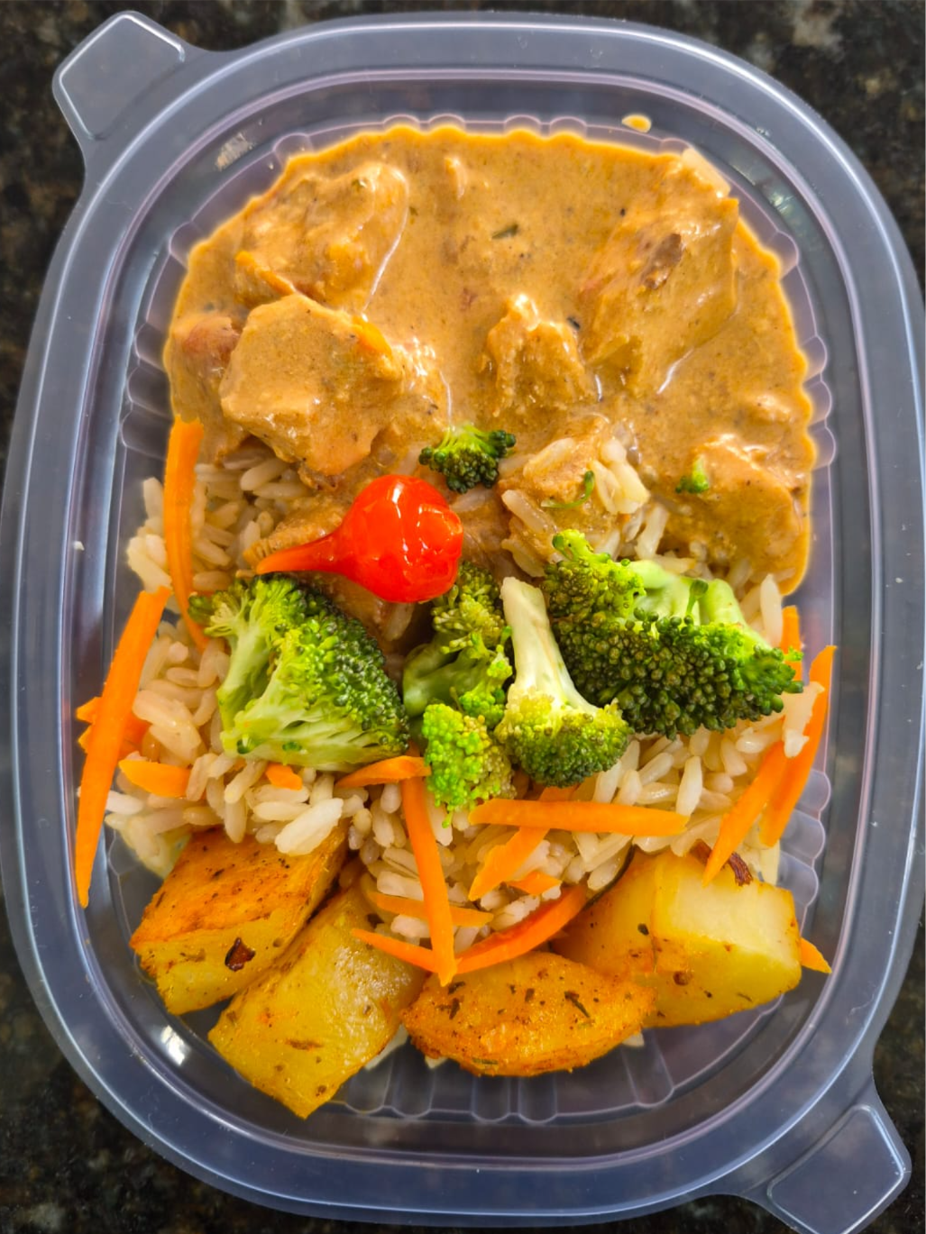 STROGONOF DE FRANGO (C/ LACTOSE) C/ ARROZ INTEGRAL 320 GRAMAS Congelado.
