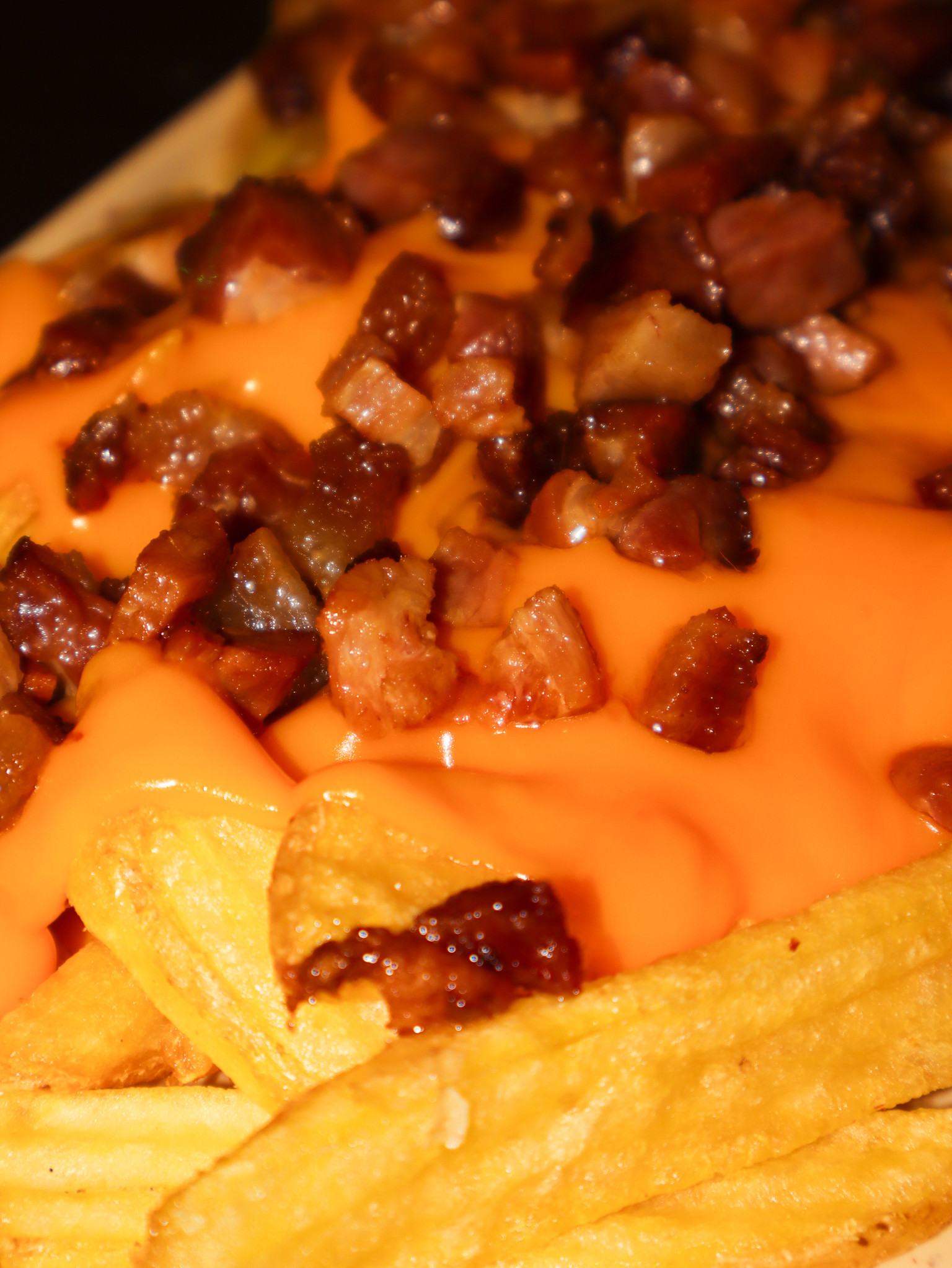  Batata Frita com Cheddar e Bacon