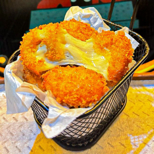 Porção de Queijinhos Provolone Crispy