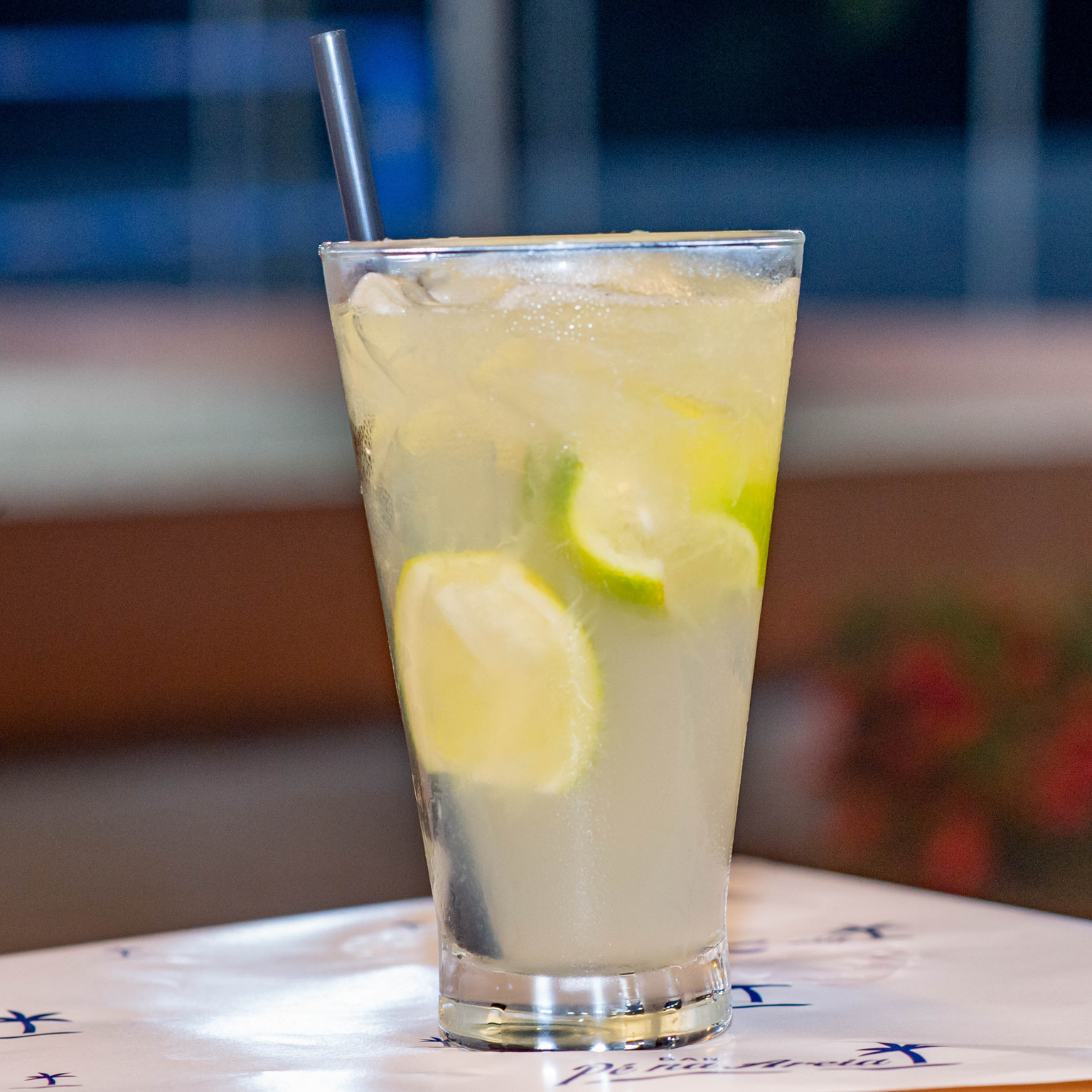 CAIPIRINHA TRADICIONAL DE VODKA OU SAQUE