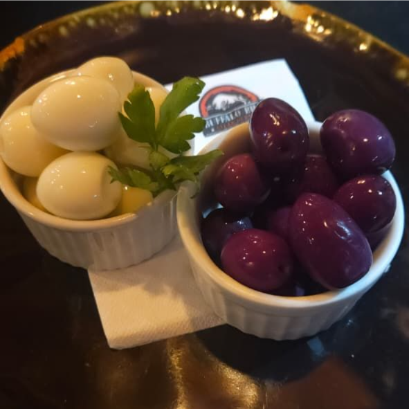 Ovos de Codorna e Azeitona Zapata