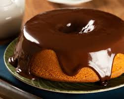 BOLO CENOURA C/ COBERTURA DE CHOCOLATE DCASA