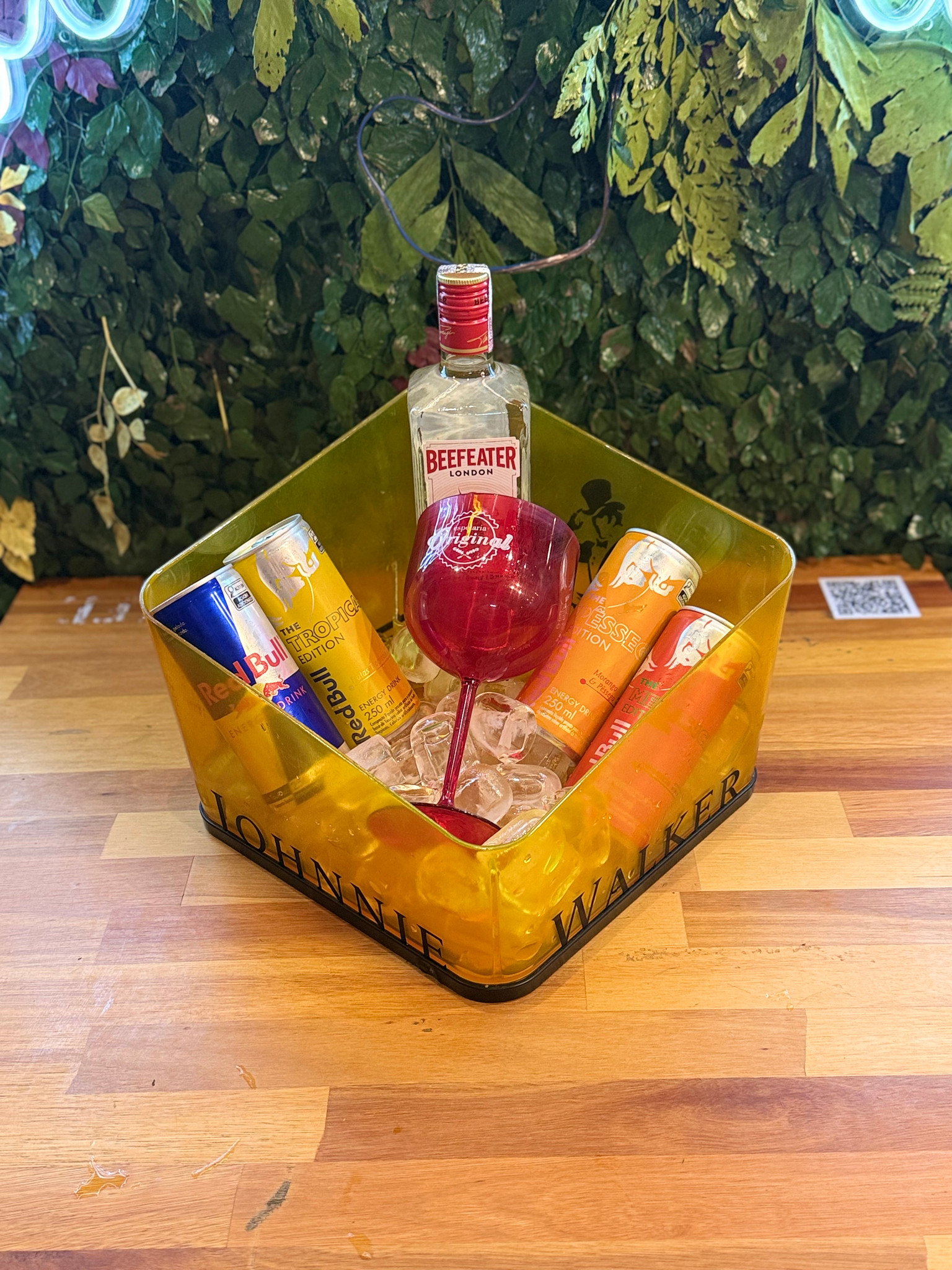 GIN BEEFEATER REDBULL COMBO