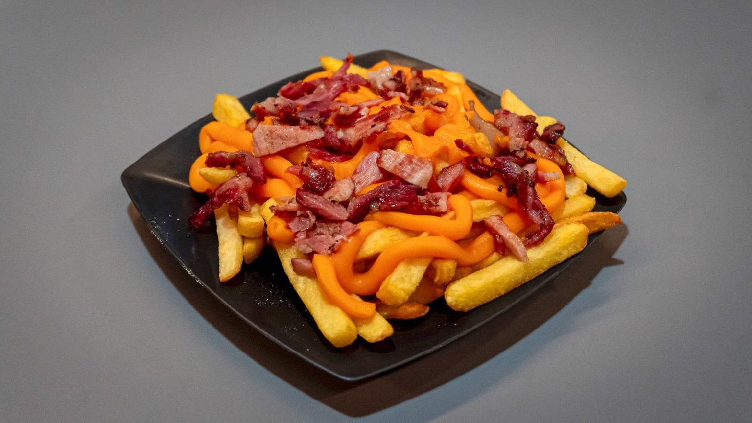 BATATA FRITA P - COM BACON E CHEDDAR