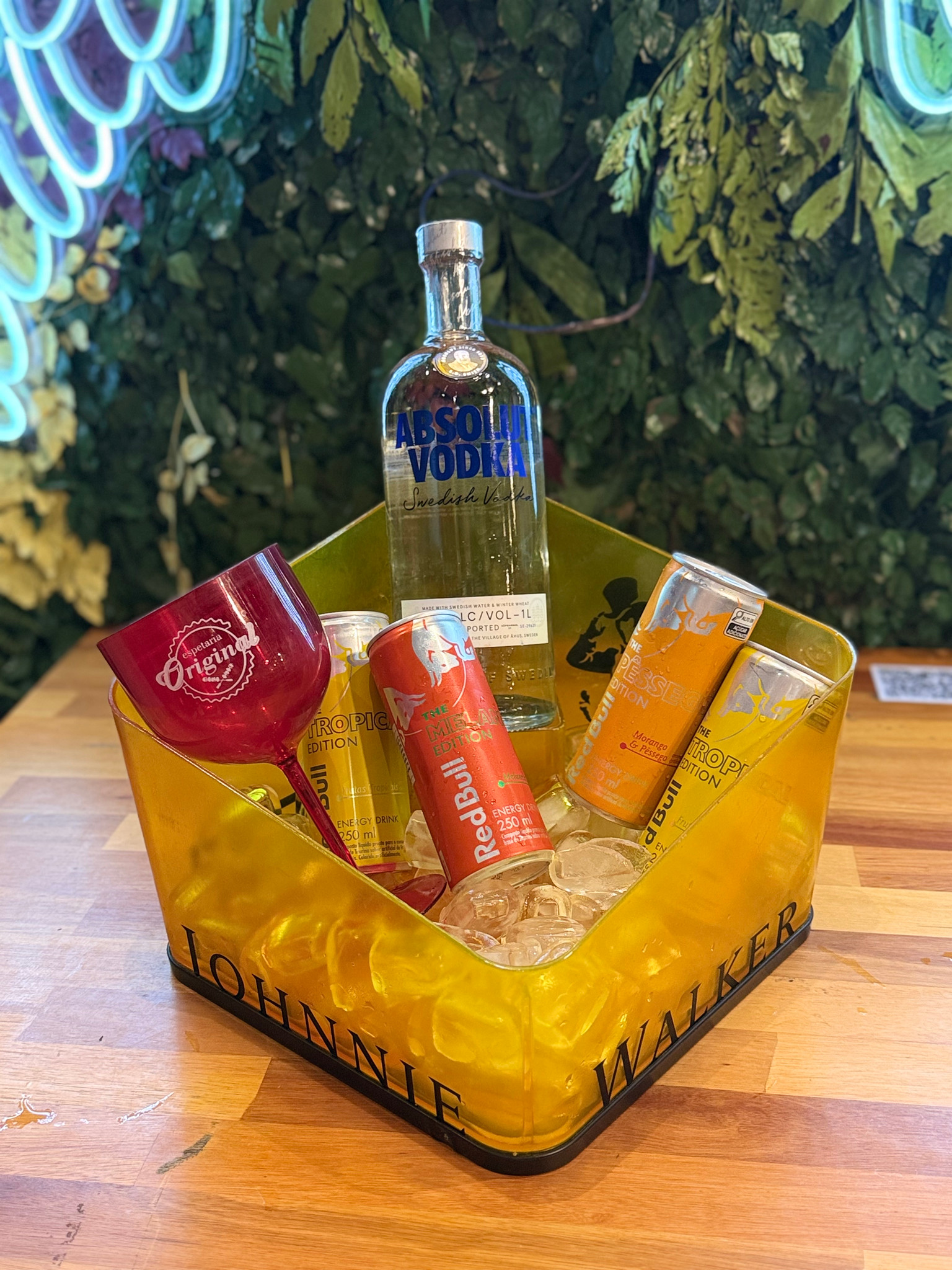 ABSOLUT REDBUL COMBO