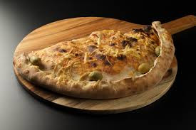 PIZZA PEQUENA CALZONE