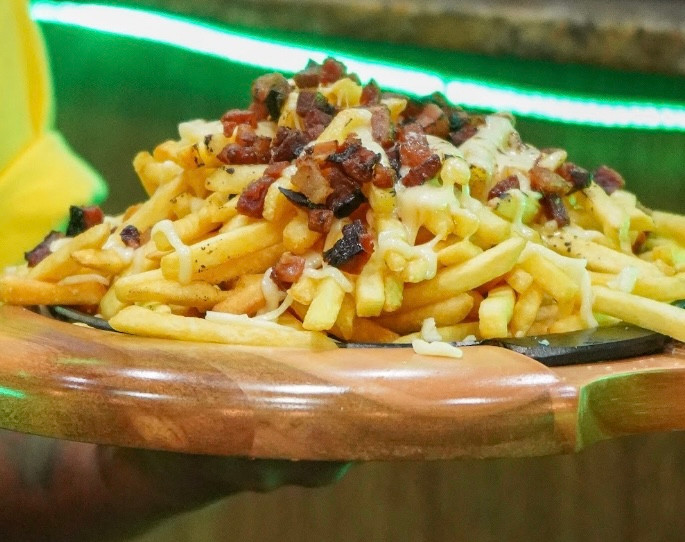 Batata c/ Mix de Queijos e Bacon
