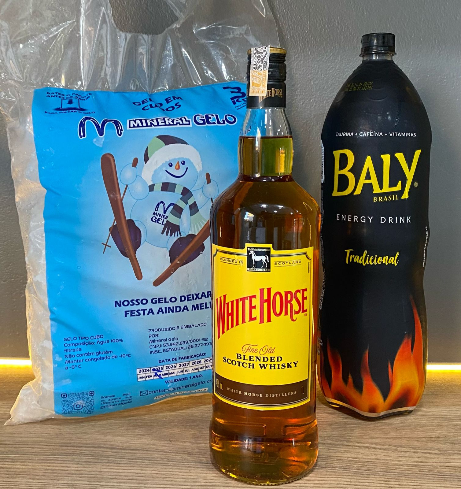 White Horse + Baly 2L + Gelo 3kg
