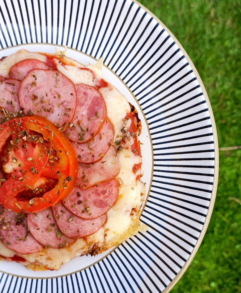 PIZZA BROTINHO DE CALABRESA 🍕🌶️🧀🍅🌿