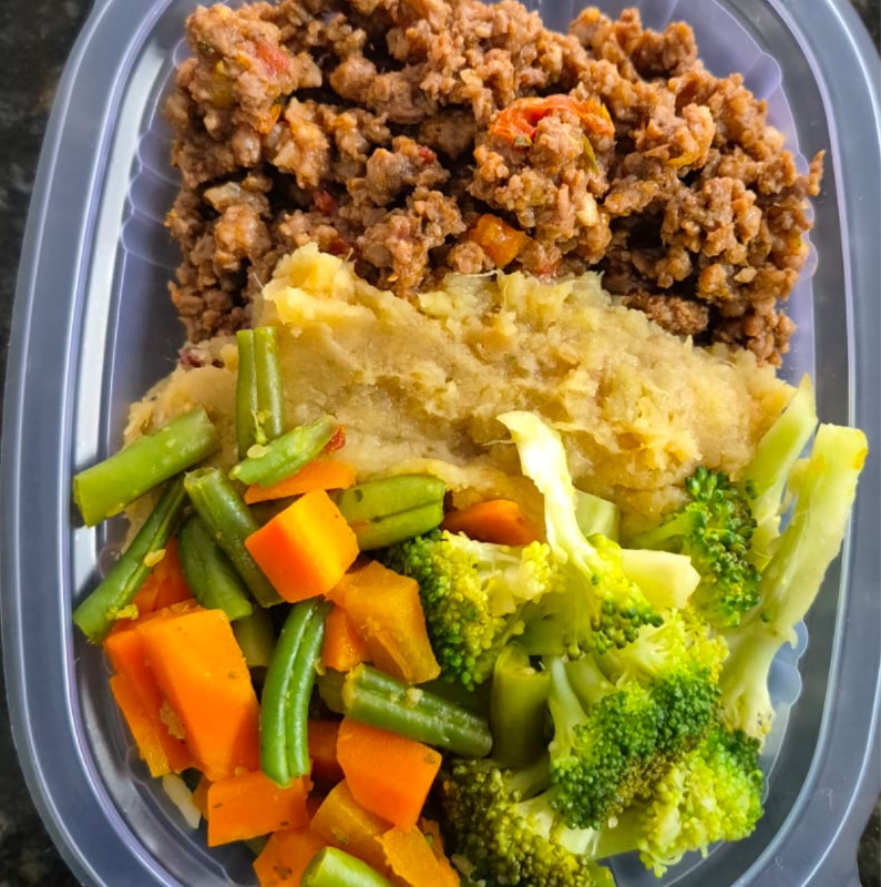 CARNE MOÍDA C/ LEGUMES LOWCARB 220 GRAMAS Congelado.