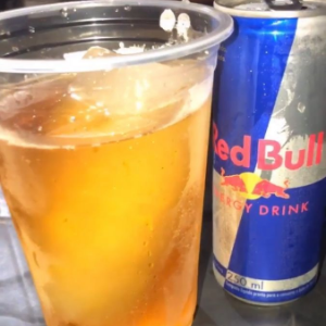 DOSE CAVALO BRANCO C RED BULL
