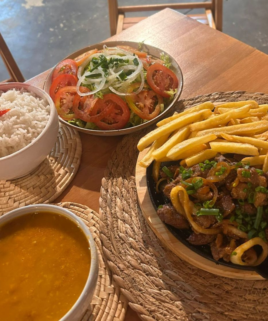 CONTRA FILE COM FRITAS (ACOMPANHA ARROZ, FEIJAO E FAROFA) 3 PESSOAS