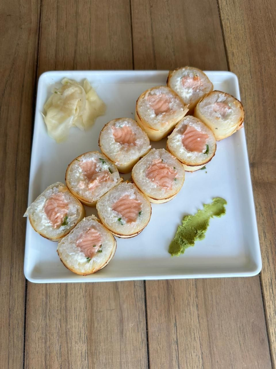 HOT SUSHI SALMAO