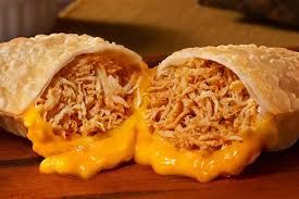 PASTEL FRANGO COM CHEDDAR