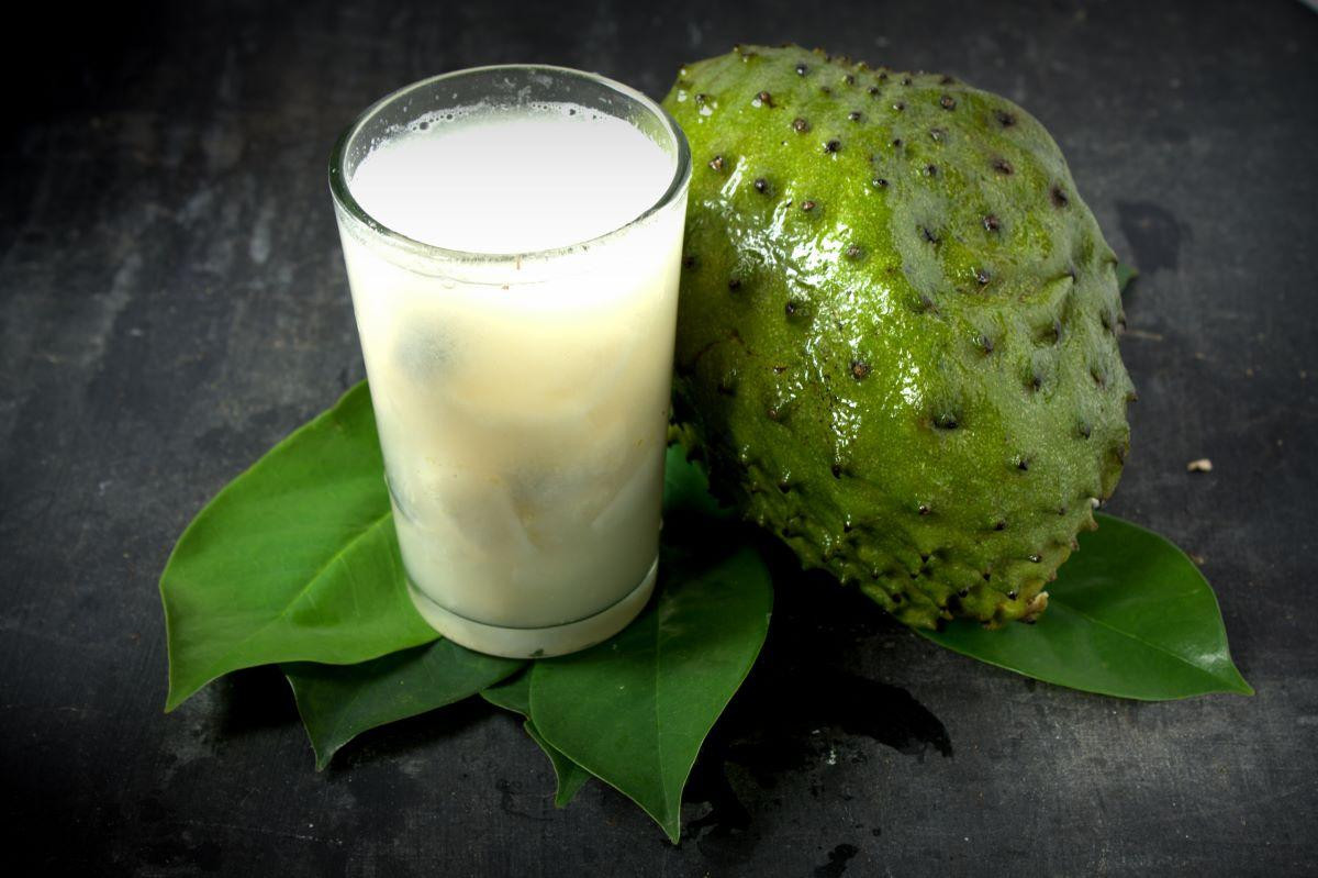 SUCO GRAVIOLA COM LEITE
