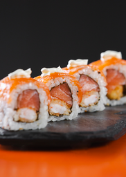 Uramaki Especial Ebi Empanado (8 Peças)