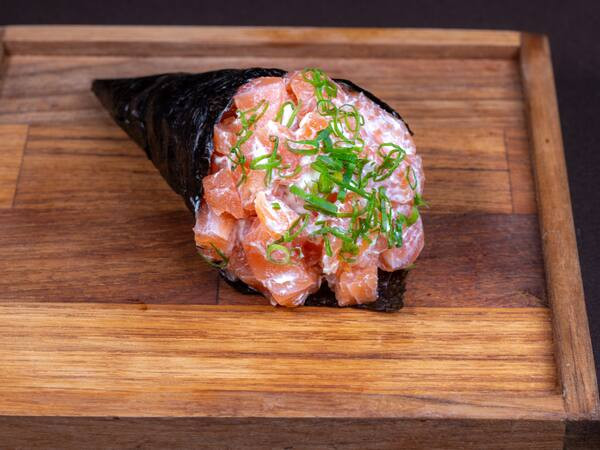 Temaki salmão com cream cheese