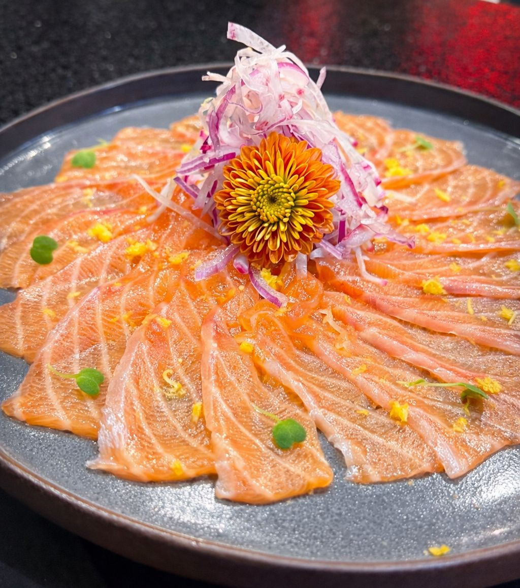 USSUZUKURI DE SALMAO