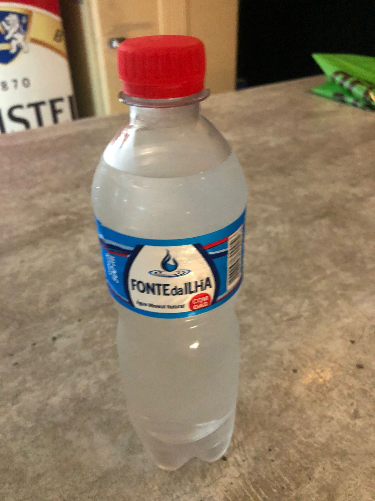 AGUA COM GAS 