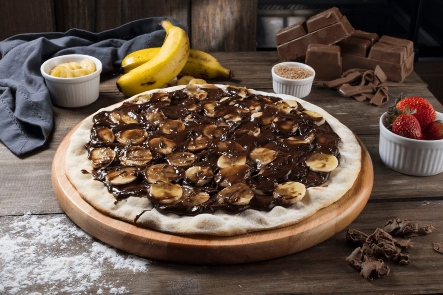 PIZZA BANANA COM CHOCOLATE