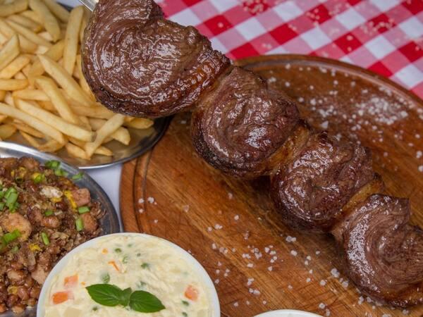 Picanha + 7 Acompanhamentos gratis ( Serve bem 3 a 4 pessoas )