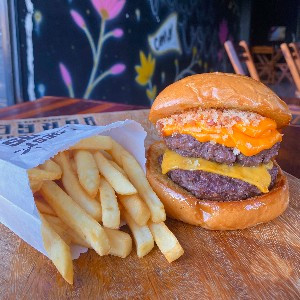 DOUBLE CHEDDAR 2.0 + BATATA FRITA