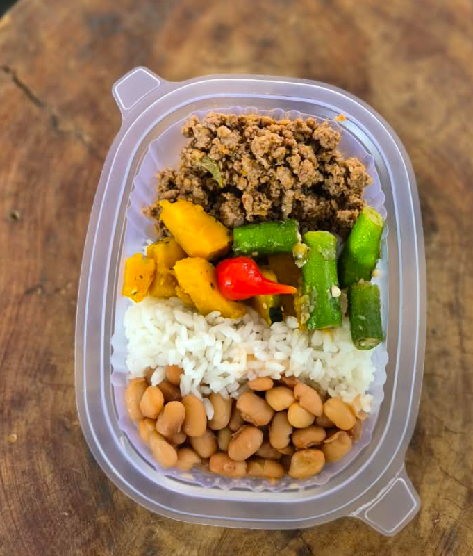 CARNE MOÍDA C/ ARROZ BRANCO 320 GRAMAS Congelado.