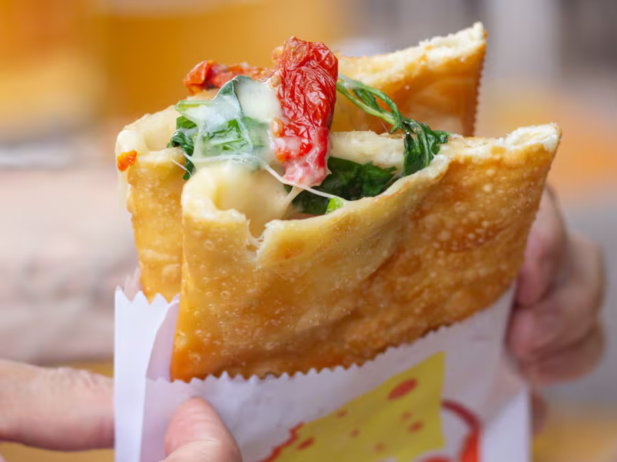 PASTEL DE QUEIJO E TOMATE SECO