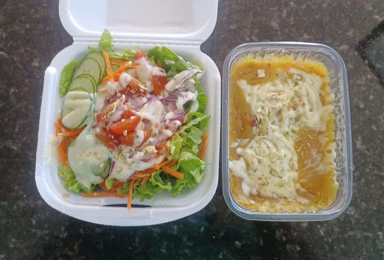 ESCONDIDINHO MANDIOCA C/ FRANGO (C/ Salada) Pedidos Seg a Sex 10:00 a 14:00 Hs