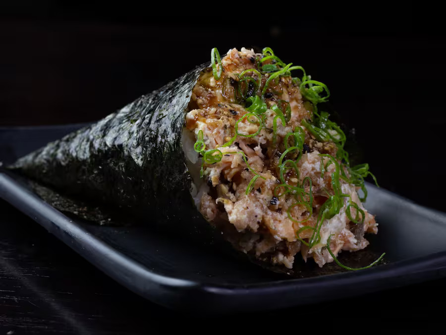 TEMAKI DE SALMÃO GRELHADO