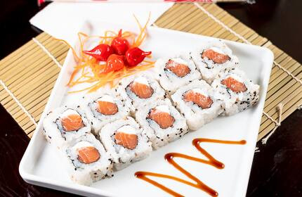 Uramaki de salmão