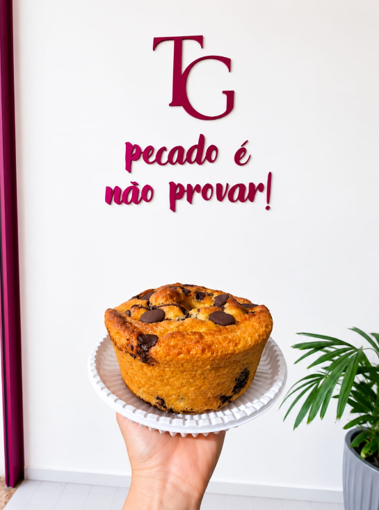 BOLO COM GOTAS DE CHOCOLATE 500G