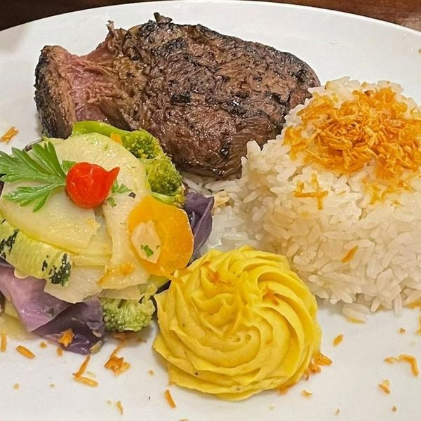Filé mignon com legumes