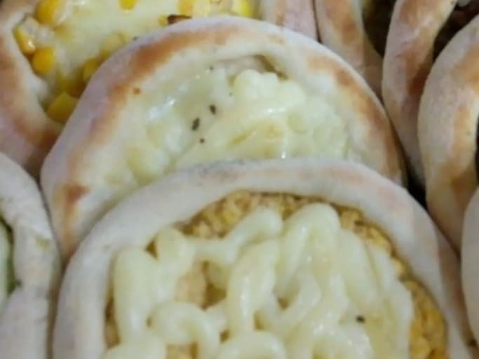ESFIHA FRANGO CATUPIRY