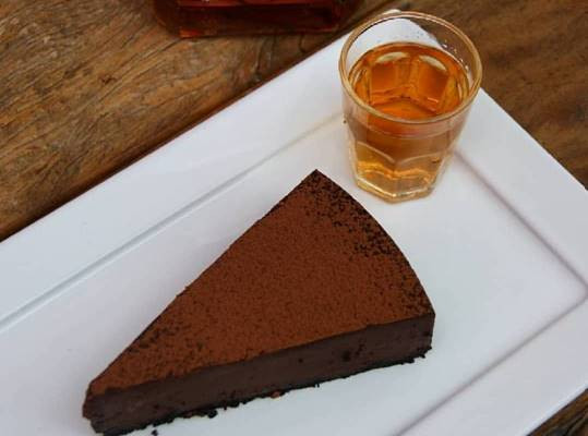 CHEESECAKE BLACK JACK