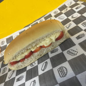 DOG DOCE CHOCOLATE BRANCO COM MORANGO