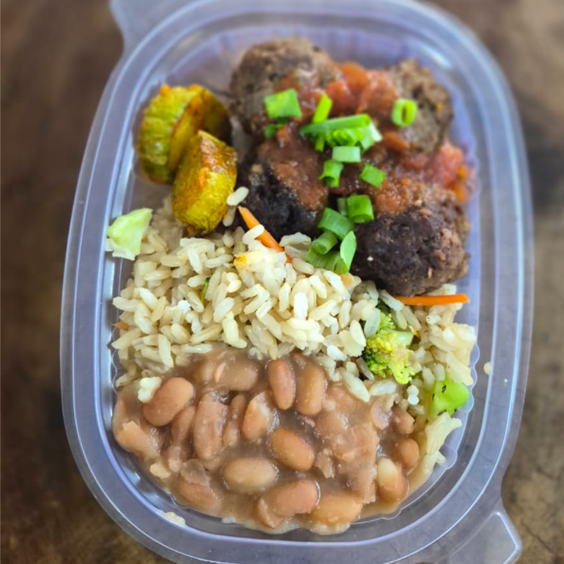 ALMÔNDEGAS AO SUGO C/ ARROZ INTEGRAL 220 GRAMAS Congelado.