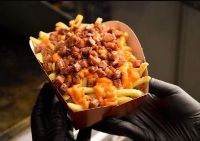 Batata Frita GRANDE com cheddar e bacon