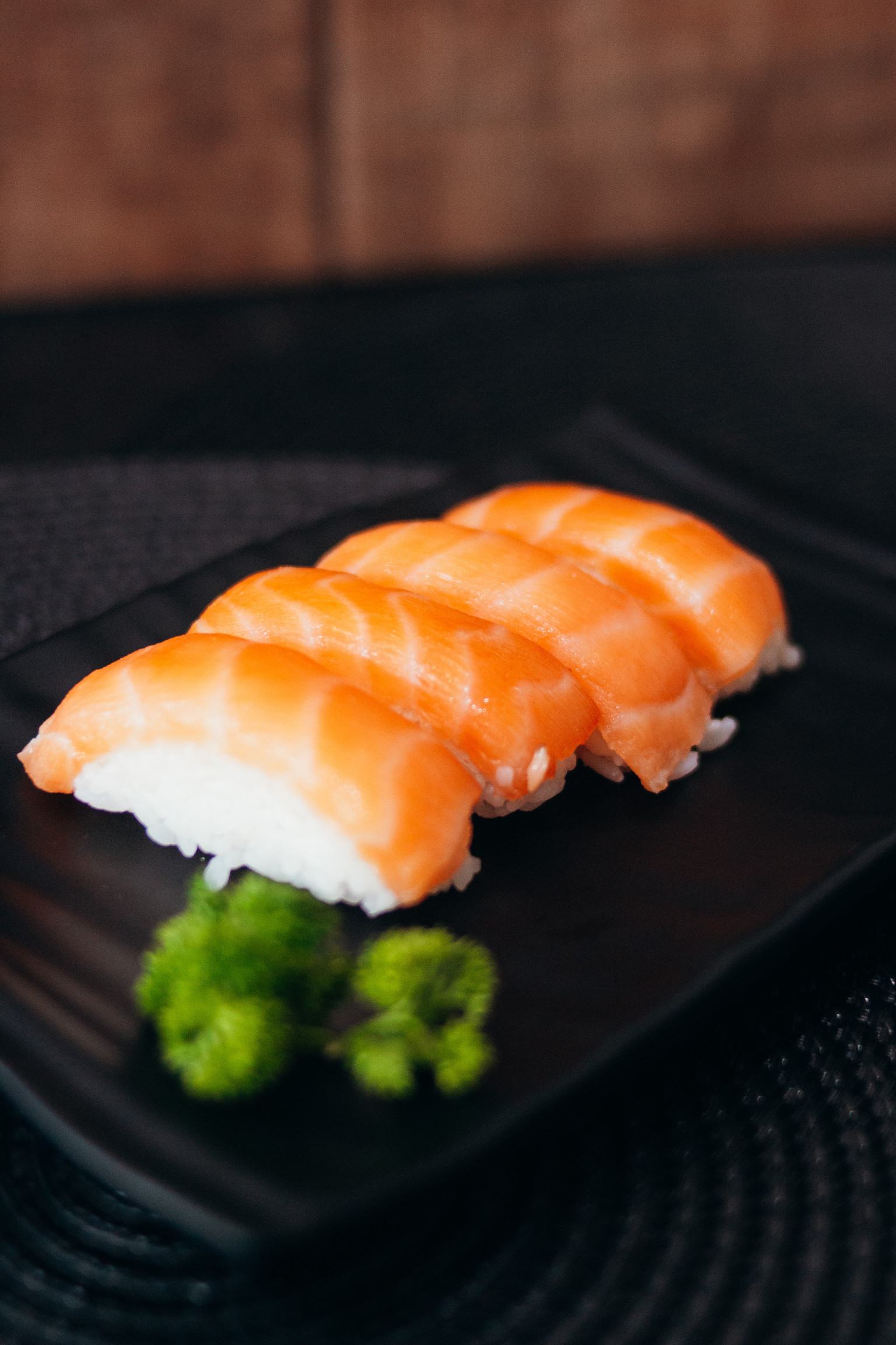 SUSHI SALMÃO (4UN)