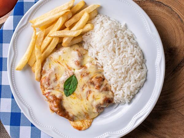 Compre 2 Refeições e a Outra Sai Pela Metade do Preço