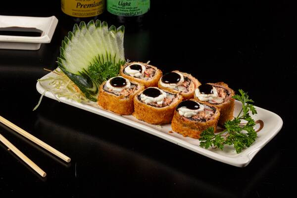 Hot rolls de salmão