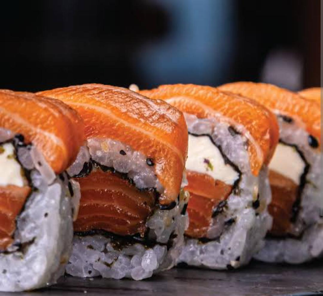 10 PÇS URAMAKI ESPECIAL
