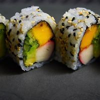 URAMAKI CALIFORNIA (8 PEÇAS)