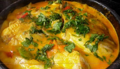 MOQUECA DE PEIXE + ACOMPANHAMENTOS P/2 PESSOAS