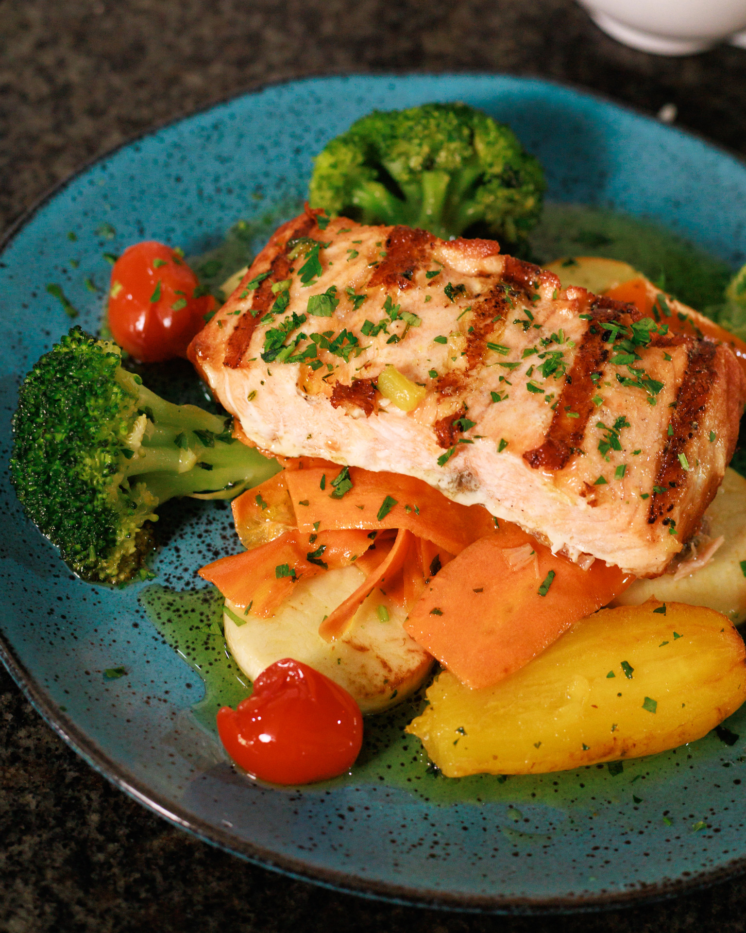 SALMÃO COM LEGUMES