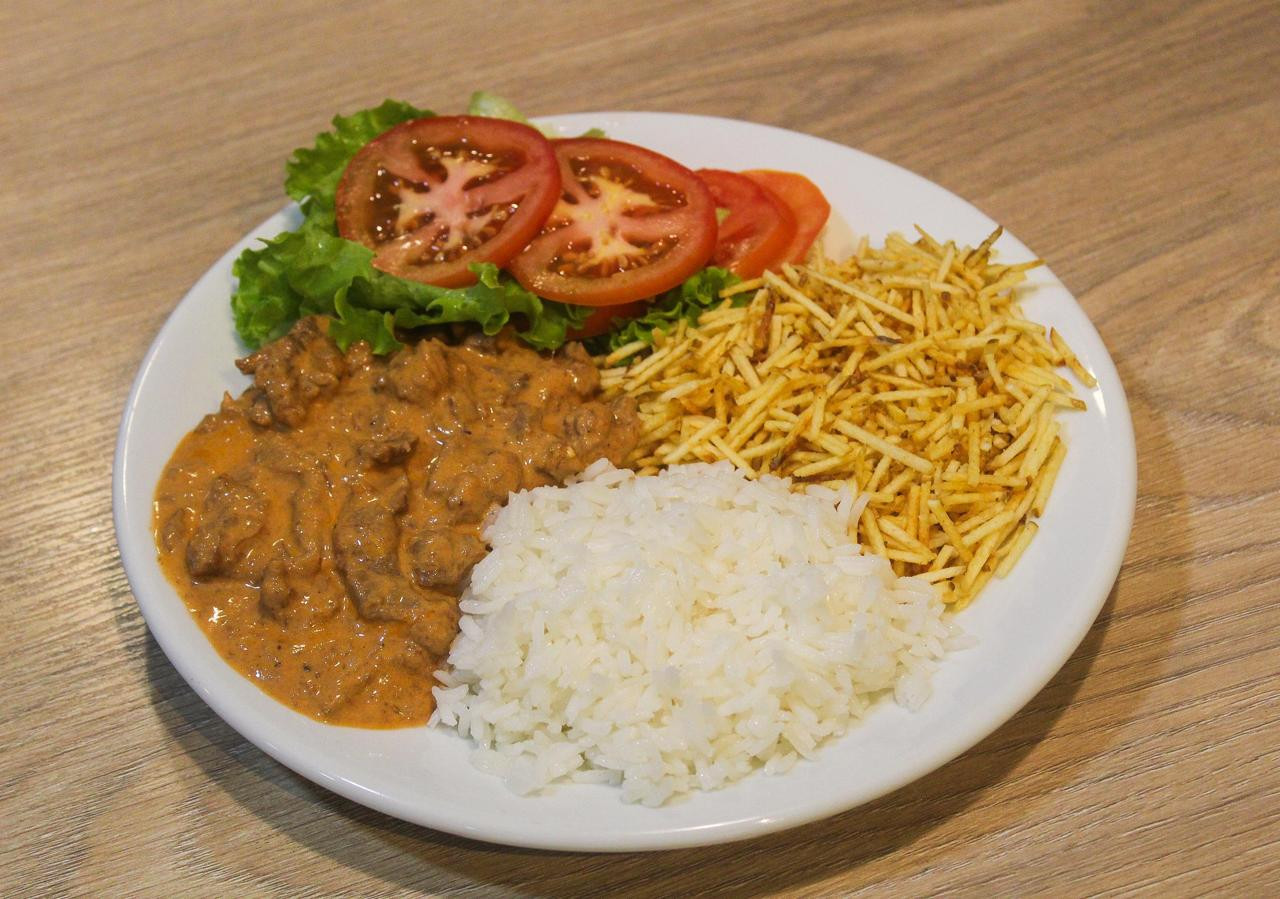 Jantar de Strogonoff