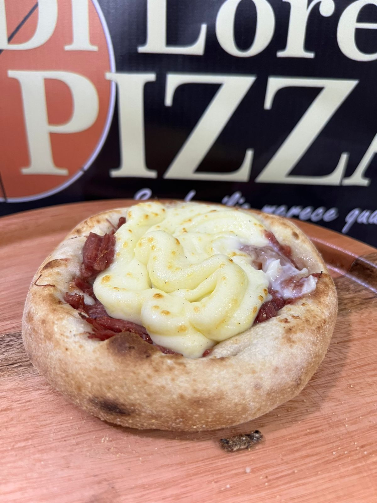 Esfiha de Carne Seca com Catupiry