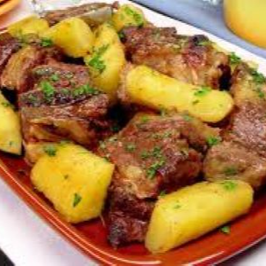 COSTELA COM MANDIOCA